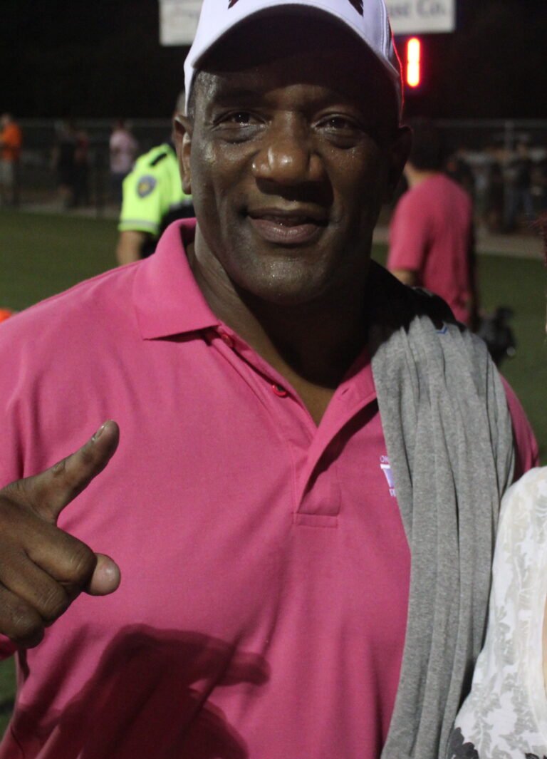 THIS IS THE BEST NEWS WE COULD HOPE FOR: Oklahoma Sooners football Community Are Overjoyed as Former Professional Football Legend Who’s Sims Played College Football for the Oklahoma Sooners, Earning Consensus All-American Honors Twice, and Winning the Heisman Trophy in 1978 Has Return to His Former Team as New Senior Coaching…..