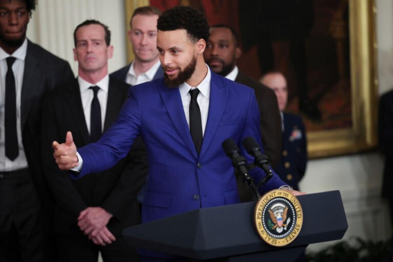 BREAKING NEWS: Golden State Warriors Superstar Stephen Curry Formally Pledges Allegiance and Loyalty to the  by Signing a Multimillion-Dollar Contract Extension. He Stated that he Would Like to End his Career with the Warriors and that he Will Die a…