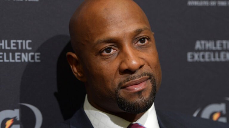 charlotte-hornets-former-center-alonzo-mourning-speaks-at-the-2012-gatorade-national-athlete-of-the-year-awards-ceremony-at-the-loews-hollywood-hotel
