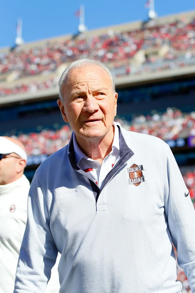 THIS IS THE BEST NEWS WE COULD HOPE FOR: Oklahoma Sooners football Community Are Overjoyed as Former Professional Football Legend and Coach in the National Football League Barry Switzer Has Return to His Former Team as New Senior Coaching….