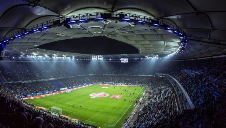 photo-1489944440615-453fc2b6a9a9