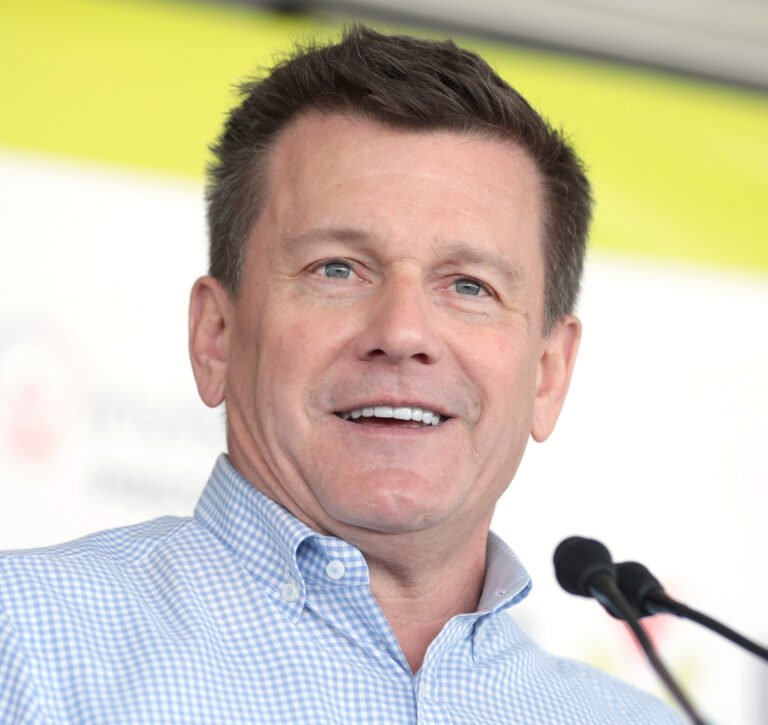 Michael_Bidwill_(51875321022)_(cropped)