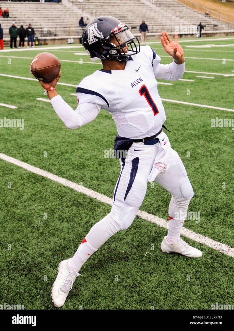 allen-eagles-quarterback-kyler-murray-1-throws-a-pass-during-pregame-EEXRN3